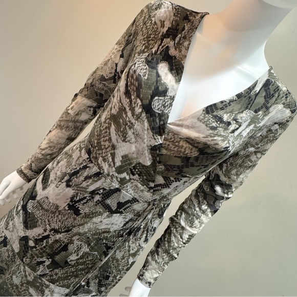 WHBM chiffon layered snakeskin maxi dress ❤️ - Picture 4 of 7